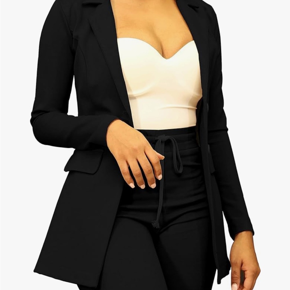 Sophisticated Women's Black Blazer